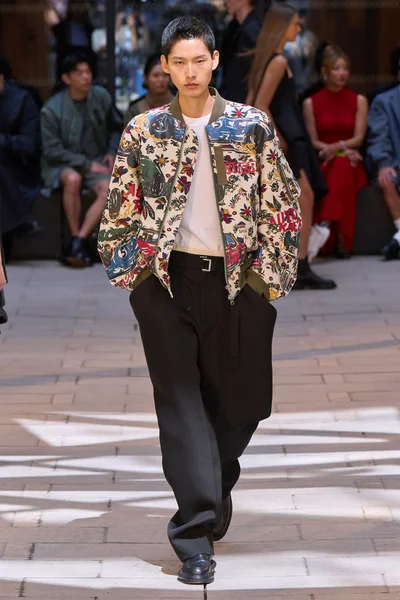 Look 23